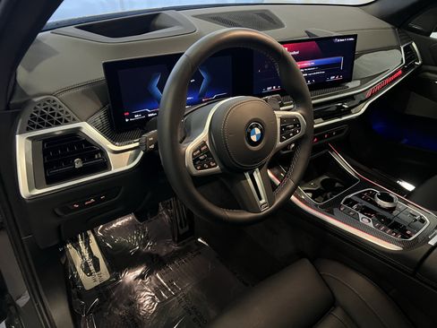 Used 2025 BMW X5 M60i image 4