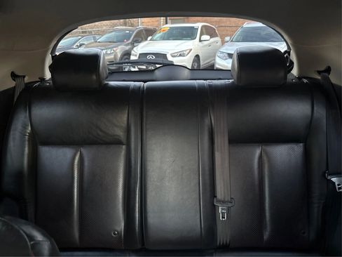 Used 2011 Nissan Juke SL image 27