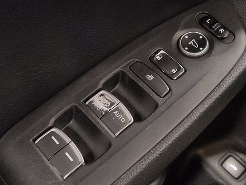 Used 2018 Honda Accord EX image 27