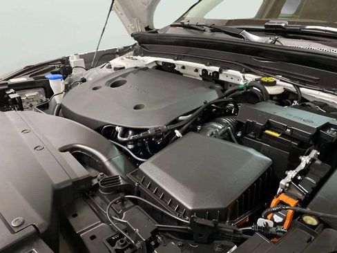 Used 2025 Volvo XC40 B5 Plus image 80