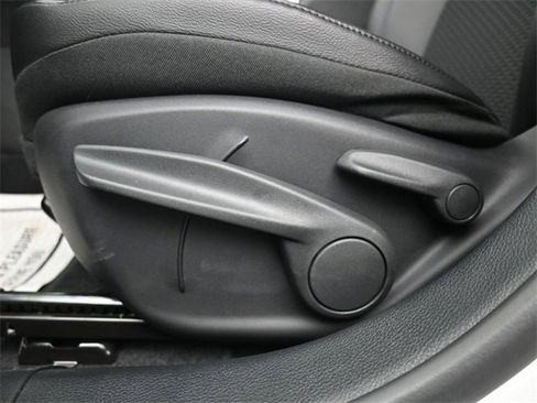 New 2026 Jeep Compass Latitude image 11