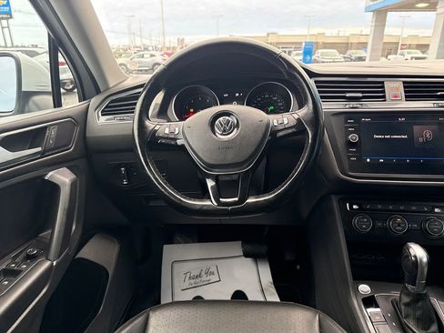 Used 2018 Volkswagen Tiguan SE image 16