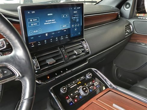 Used 2024 Lincoln Navigator Reserve image 24