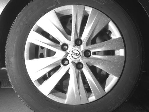 Used 2025 Nissan Sentra S image 15