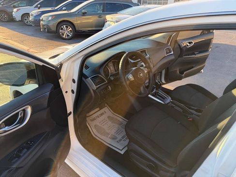 Used 2017 Nissan Sentra SR FWD image 9