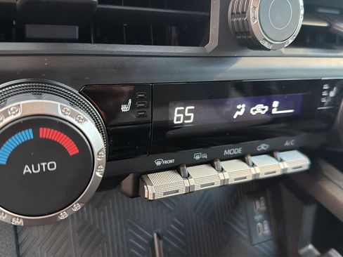Certified 2026 Toyota Tacoma TRD Off-Road AWD/4WD image 27