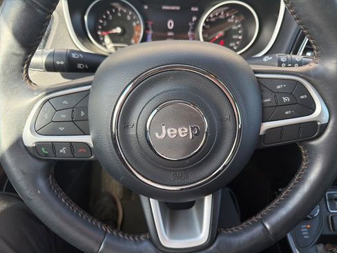 Used 2018 Jeep Compass Limited w/ Navigation Group AWD/4WD image 17