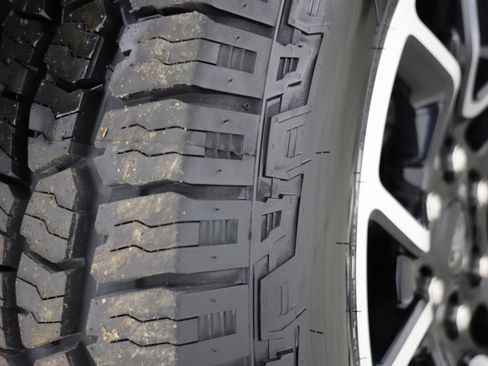 Used 2023 Ford F150 XLT w/ Equipment Group 302A High image 14