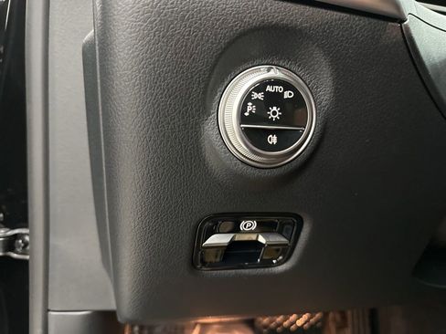 Used 2025 Mercedes-Benz C 300 Sedan image 17