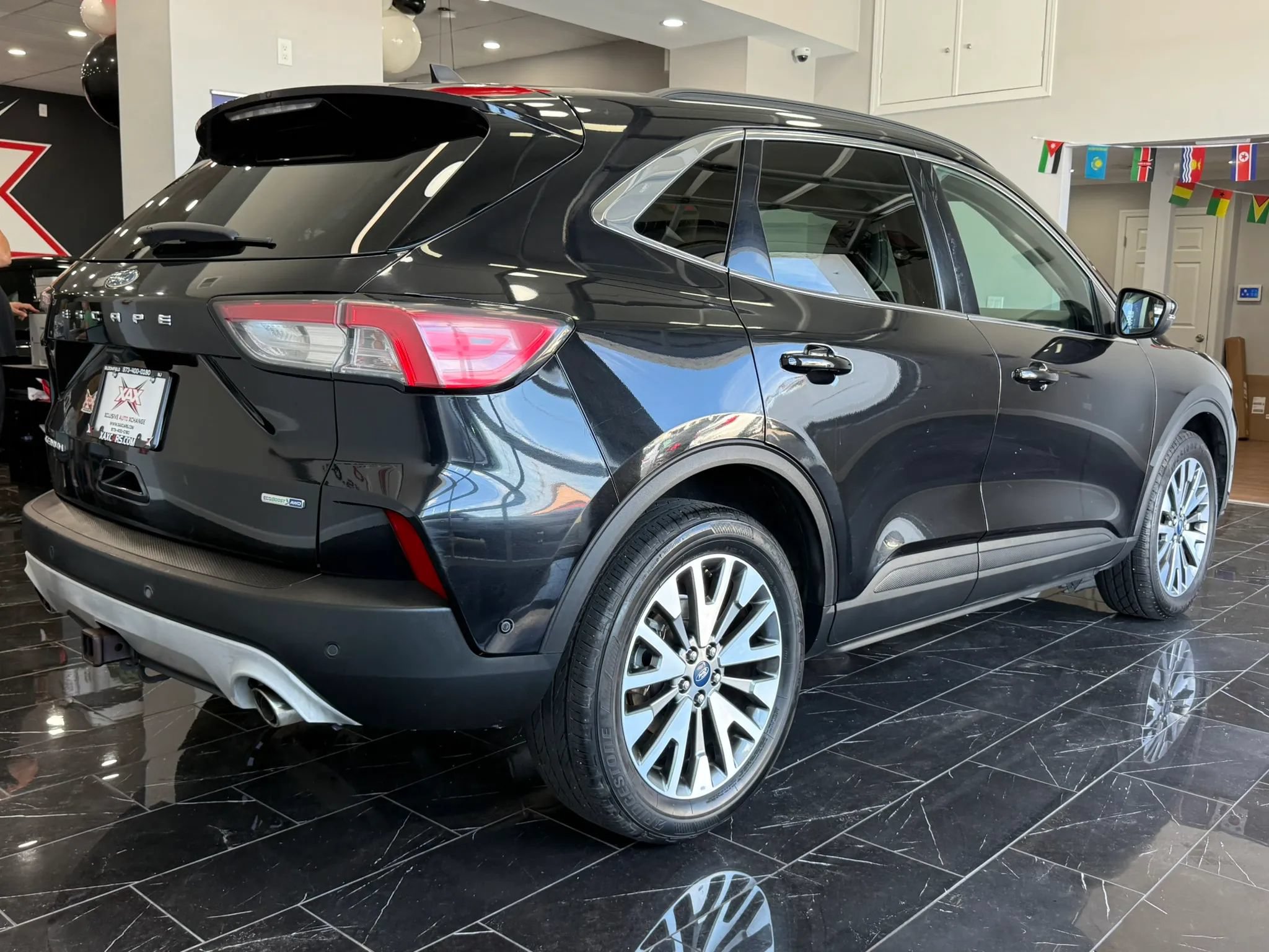 Used 2020 Ford Escape Titanium AWD/4WD image 6