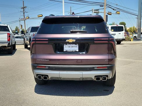 Used 2024 Chevrolet Traverse LT FWD image 11