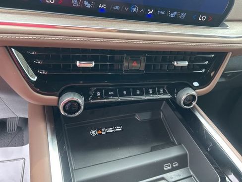 New 2026 Chevrolet Suburban High Country AWD/4WD image 27