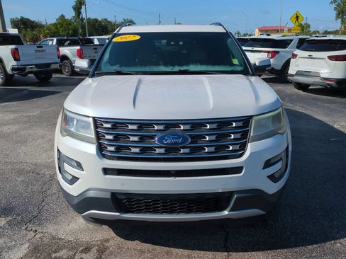 Used 2017 Ford Explorer Limited w/ Equipment Group 301A FWD image 9