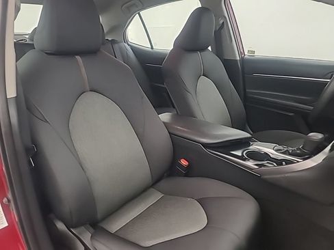 Used 2019 Toyota Camry LE FWD image 15
