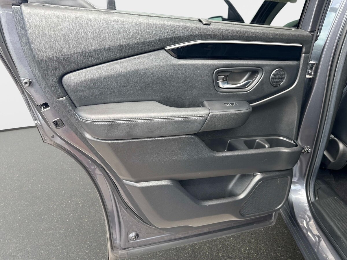 Used 2024 Honda Pilot EX-L image 11