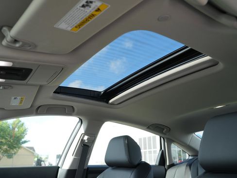Used 2025 Honda Accord EX-L image 17