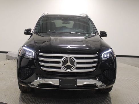 Used 2024 Mercedes-Benz GLS 450 4MATIC image 10