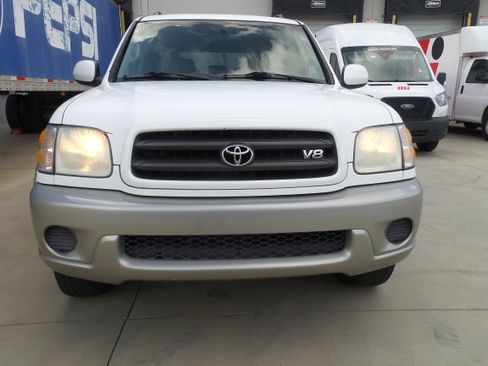Used 2001 Toyota Sequoia SR5 image 8