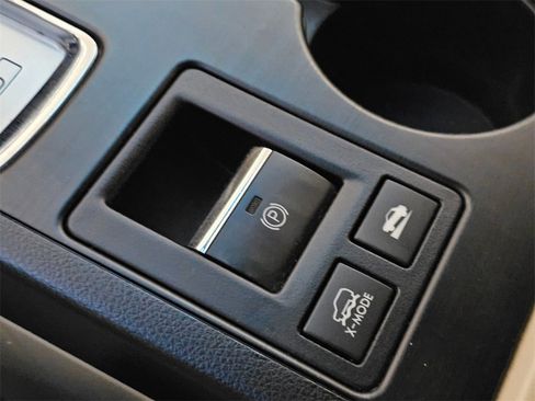 Used 2017 Subaru Outback 2.5i Premium image 32