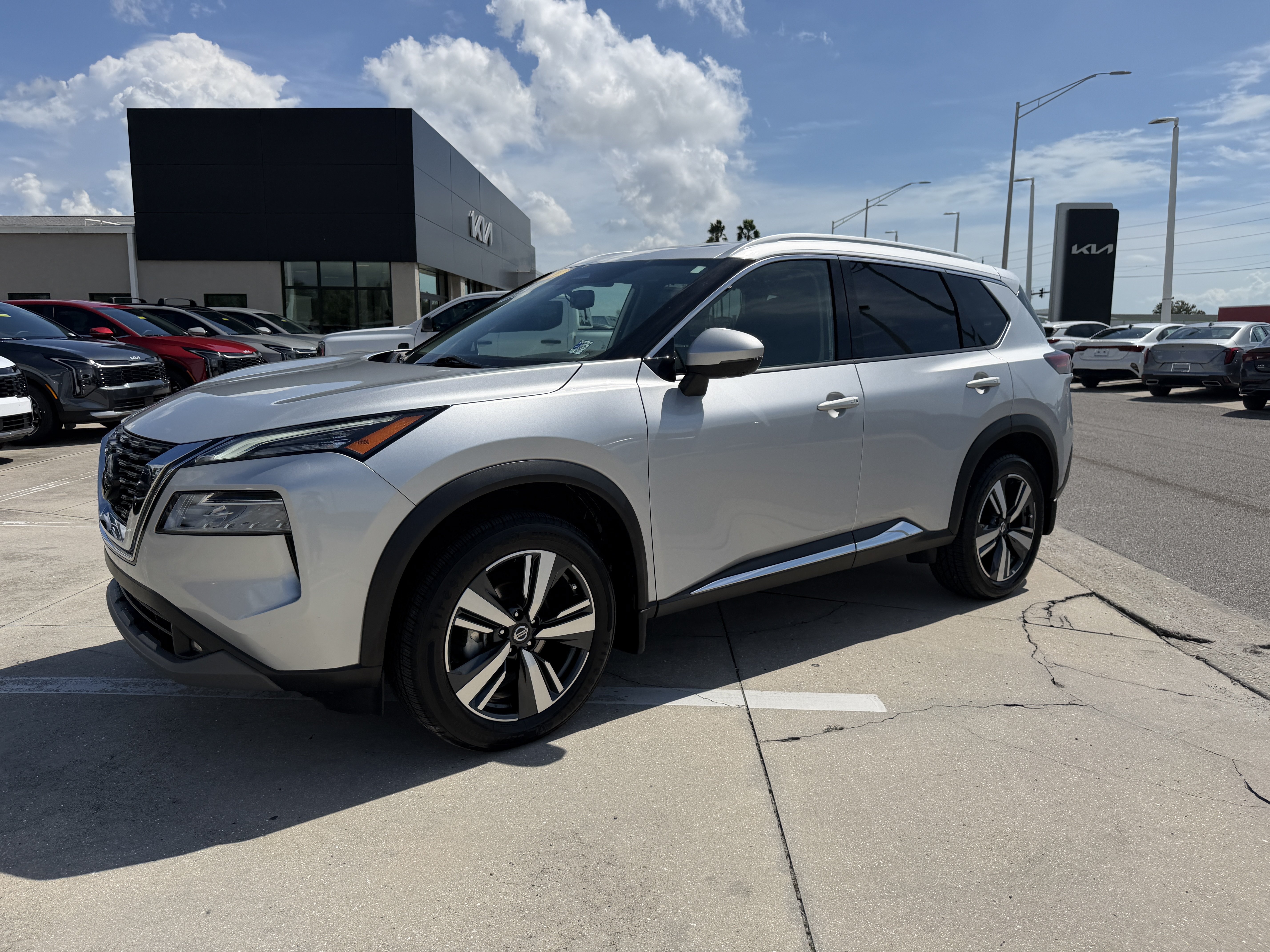 Used 2021 Nissan Rogue SL FWD image 8