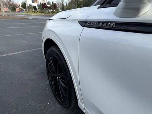 Used 2023 Lincoln Corsair Reserve w/ Jet Appearance Package FWD image 11