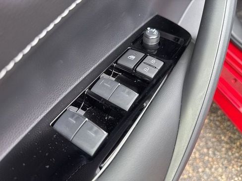 Used 2025 Toyota Corolla SE w/ SE Package image 17