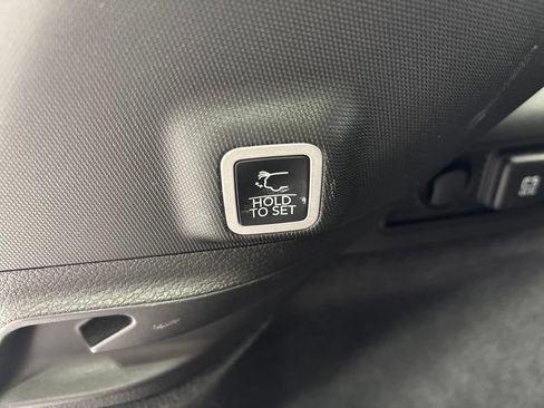 Used 2025 Jeep Grand Cherokee Summit AWD/4WD image 51