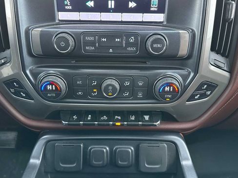 Used 2015 Chevrolet Silverado 3500 High Country w/ Duramax Plus Package image 27