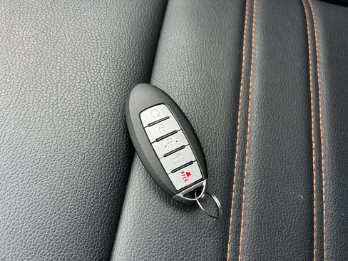 Used 2019 Nissan Kicks SR w/ SR Premium Package FWD image 33