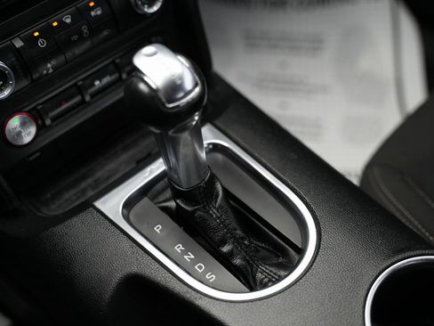 Used 2018 Ford Mustang Coupe image 39