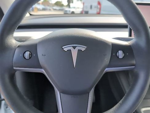 Used 2021 Tesla Model Y 2WD image 11
