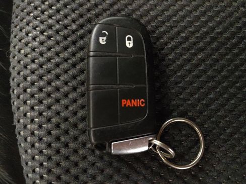 Used 2018 Dodge Journey Crossroad w/ Driver Convenience Group FWD image 32