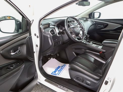 Used 2023 Nissan Murano SV w/ SV Midnight Edition Package FWD image 3
