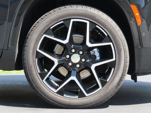 Certified 2025 Chevrolet Traverse High Country AWD/4WD image 14