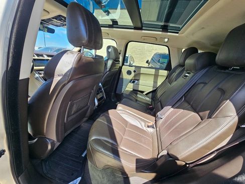 Used 2017 Land Rover Range Rover Sport HSE image 10