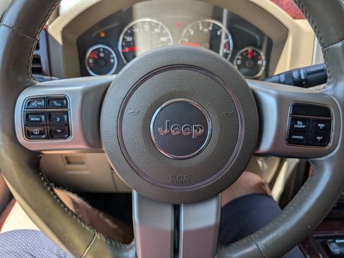 Used 2011 Jeep Liberty Limited w/ Comfort/Convenience Group AWD/4WD image 18
