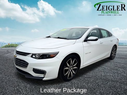 Used 2017 Chevrolet Malibu LT w/ Leather Package FWD image 2