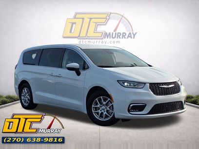 Used 2023 Chrysler Pacifica Touring-L