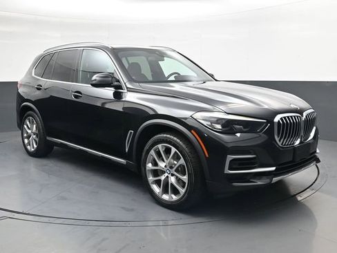 Used 2022 BMW X5 xDrive40i w/ Premium Package AWD/4WD image 2