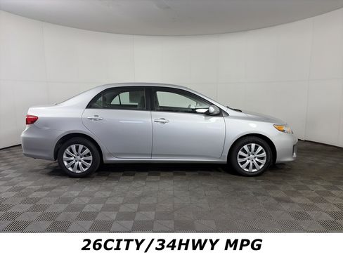 Used 2013 Toyota Corolla LE image 7