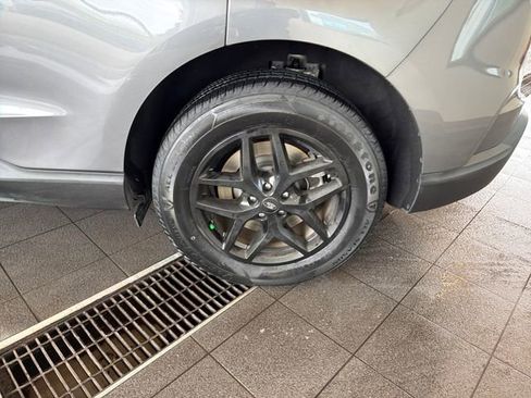 Used 2024 Ford Edge SEL image 36