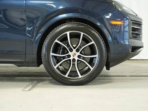 Certified 2025 Porsche Cayenne S AWD/4WD image 41