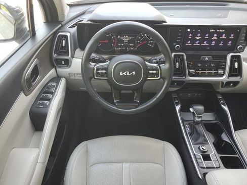 Used 2023 Kia Sorento EX w/ Panoramic Sunroof Package FWD image 29