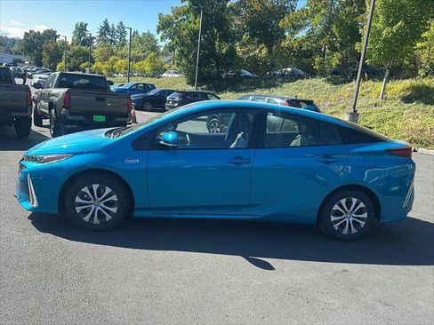 Certified 2022 Toyota Prius Prime XLE FWD image 6