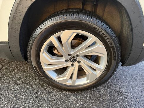 Used 2021 Volkswagen Atlas Cross Sport SEL image 26