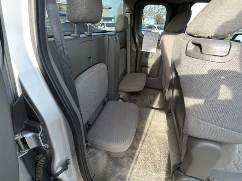 Used 2013 Nissan Frontier S image 11