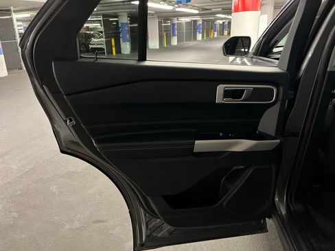 Used 2022 Ford Explorer XLT w/ Class IV Trailer Tow Package image 17