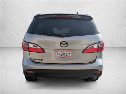 Used 2012 MAZDA MAZDA5 Touring w/ Moonroof & Audio Pkg image 7