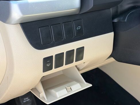Used 2015 Toyota Highlander XLE AWD/4WD image 6