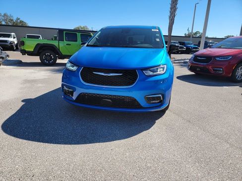 New 2026 Chrysler Pacifica Select FWD image 6